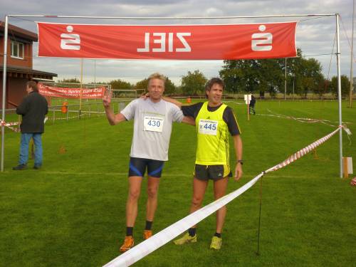 Thomas Ruminski (r.) mit Jörg Fritsche Sieger Thomas Ruminski (rechts) mit dem zweiten Jörg Fritsche