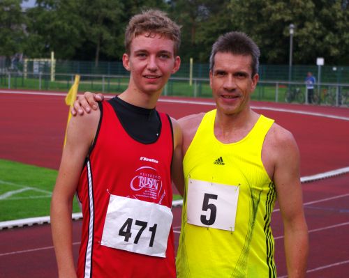 Europameister Thomas Ruminski (rechts Nr. 5) mit Jonas Amtsfeld (LG Wennigsen)