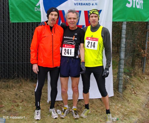 20120216ruminski Manfred Schulz (TSV Kirchdorf), Wolfgang Lutz (TSV Kirchdorf) und Sieger Thomas Ruminski (SVE Hiddestorf) in Lingen/Ems am 12.2.2012 (v.l.)