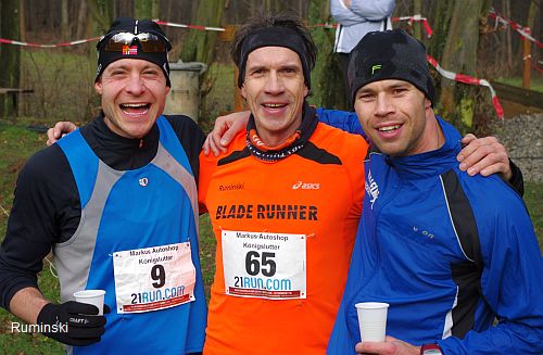 Tobias Klinkberg (Triathlon Team Braunschweig), Thomas Ruminski (SVE Hiddestorf) und Marcel Schläger (TSV Lelm / v.l.)