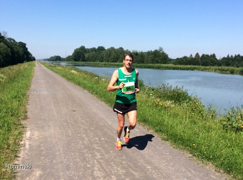 Europameister Thomas Ruminski beim 7. Haster Kanal-Lauf am Kanal
